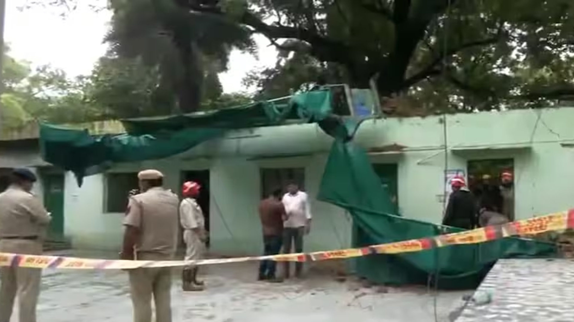 ধসে পড়ল মুঘল সম্রাট হুমায়ুনের সমাধি, ভেতরে আটকা অনেকে